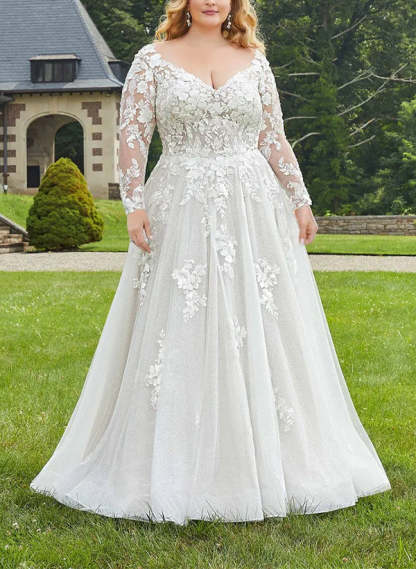 Plus Size Lace Wedding Dress with Applique in A-Line/Princess V-Neck Long Sleeves