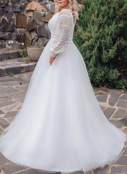 Plus Size V-Neck A-Line Princess Wedding Dress with Lace Applique