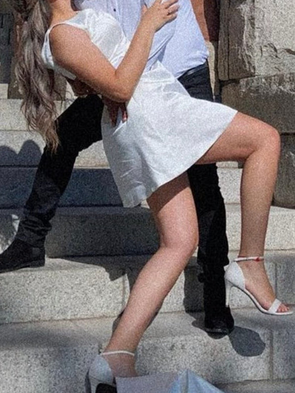 V-Neck Mini A-Line Princess Wedding Dress Featuring a Bow