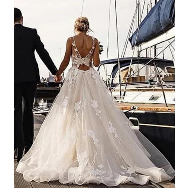 Sleeveless V-Neck Beach Wedding Dress with Appliques in A-Line/Princess Style