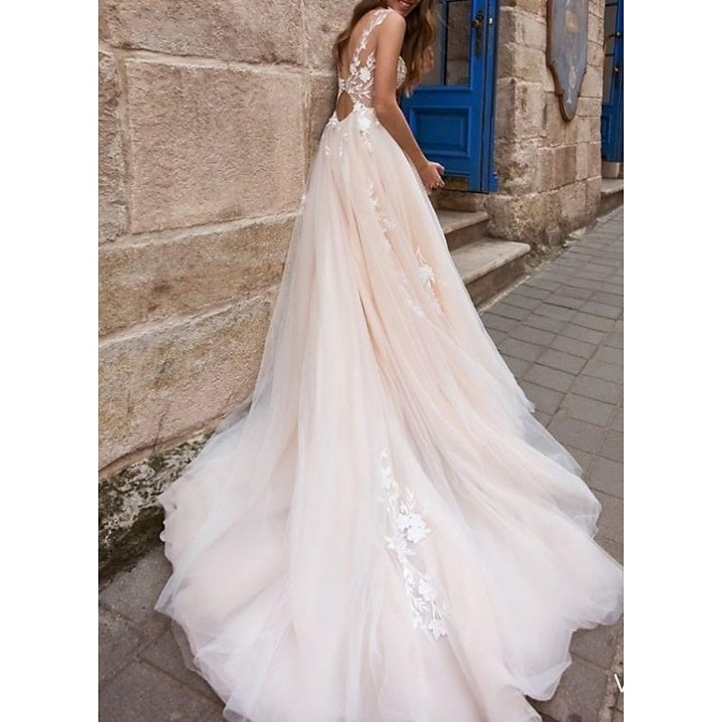 Sleeveless V-Neck Beach Wedding Dress with Appliques in A-Line/Princess Style