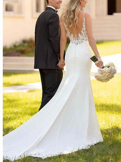 Trumpet/Mermaid Sleeveless V-Neck Wedding Dresses with Appliques and Court Train