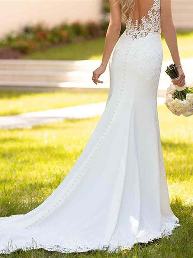Trumpet/Mermaid Sleeveless V-Neck Wedding Dresses with Appliques and Court Train