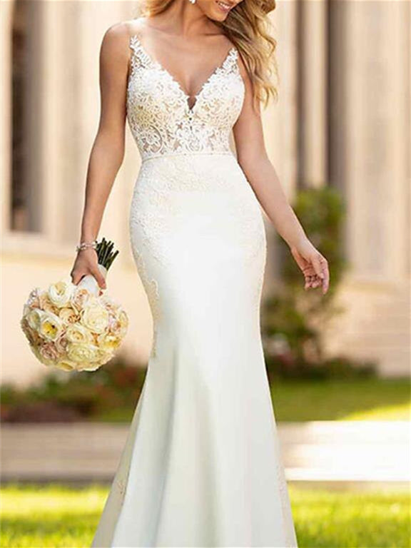 Trumpet/Mermaid Sleeveless V-Neck Wedding Dresses with Appliques and Court Train