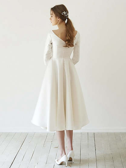 Scoop Neck Tea-Length Wedding Dress with 3/4 Sleeves in A-Line/Princess Style