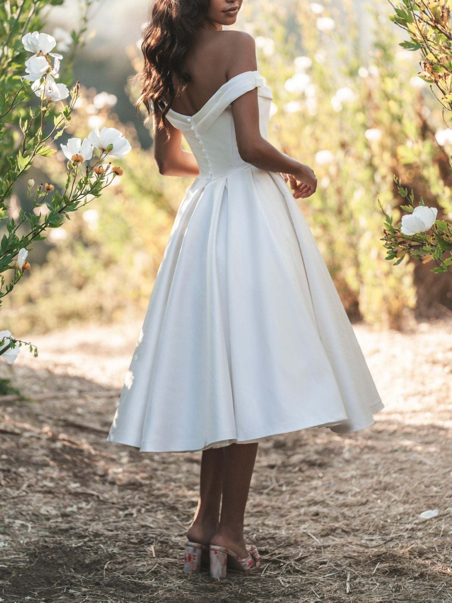 Elegant Off-the-Shoulder Satin Wedding Gown in A-Line/Princess Tea-Length