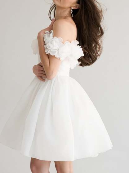 Short Sweetheart Flower Wedding Dress with Off-The-Shoulder A-Line/Princess Silhouette