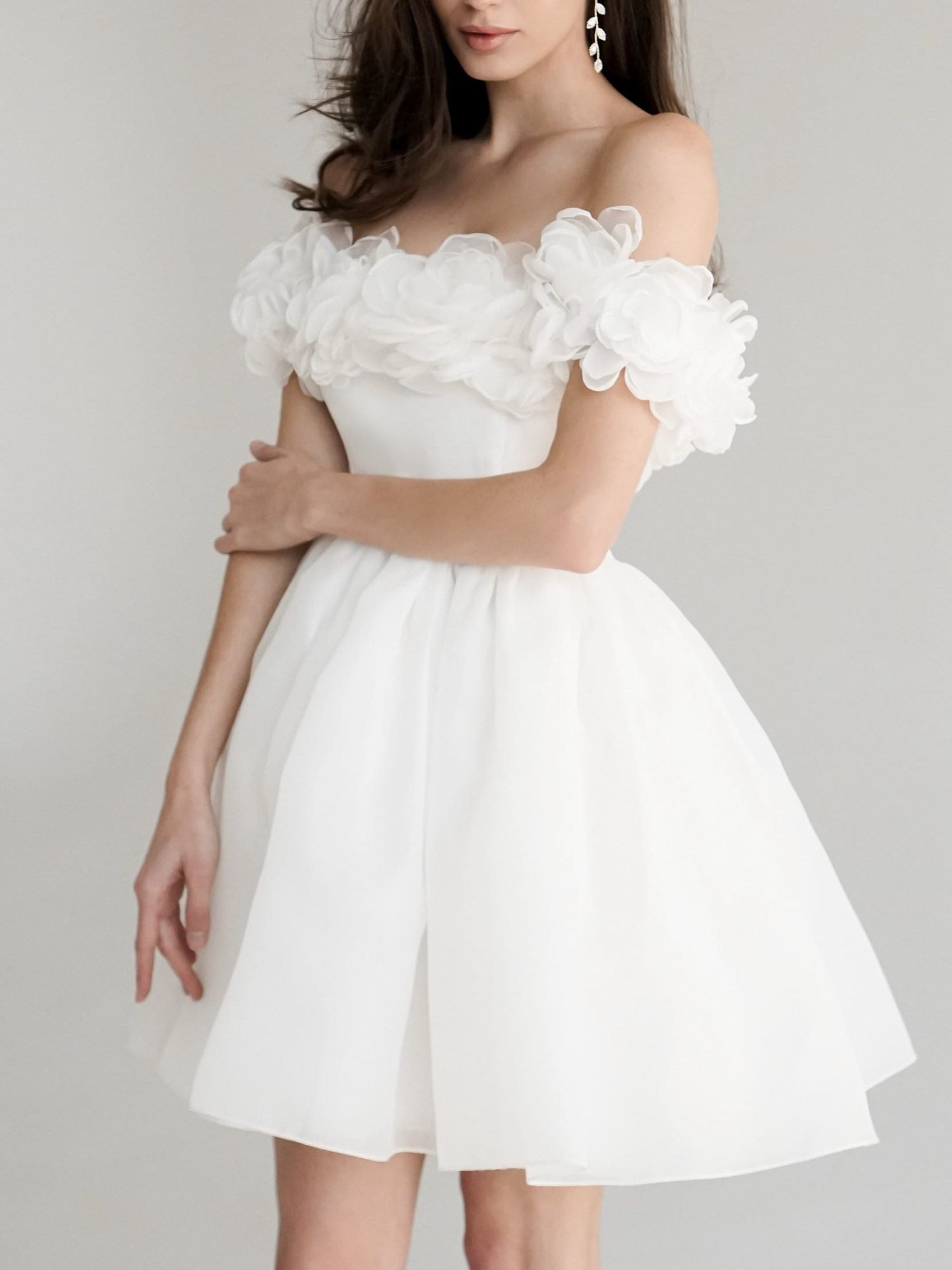 Short Sweetheart Flower Wedding Dress with Off-The-Shoulder A-Line/Princess Silhouette