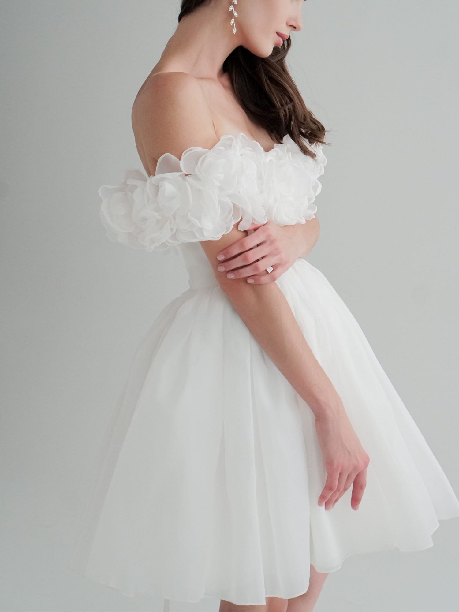 Short Sweetheart Flower Wedding Dress with Off-The-Shoulder A-Line/Princess Silhouette