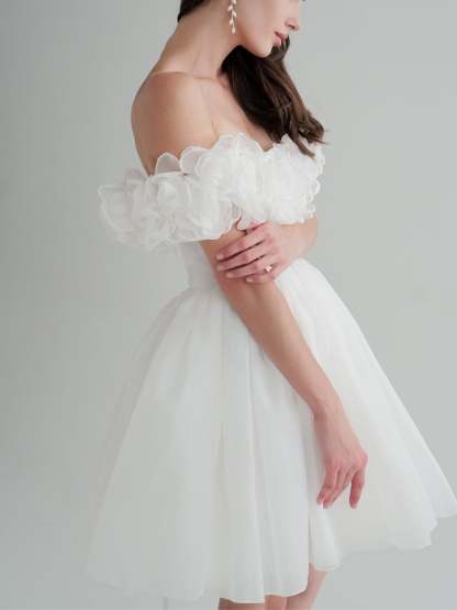 Short Sweetheart Flower Wedding Dress with Off-The-Shoulder A-Line/Princess Silhouette