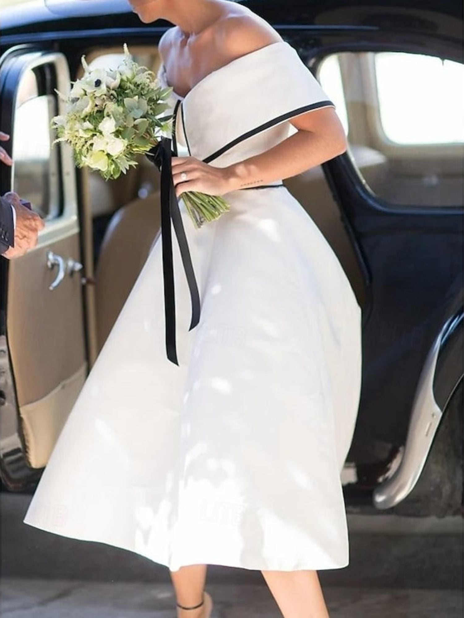 Classical Simple Tea-Length Wedding Dress with Off-the-Shoulder Short Sleeves in A-Line/Princess Style-BMbridal.UK