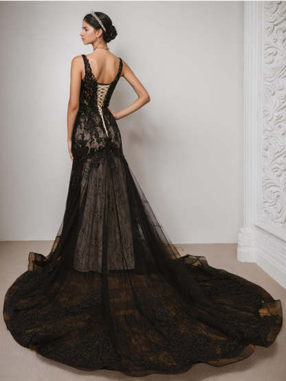 Black V-Neck Sleeveless Trumpet/Mermaid Wedding Dress with Lace Appliques