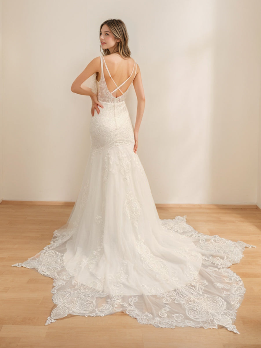Sleeveless Long Tulle Wedding Dress with Trumpet/Mermaid Silhouette and Lace Appliques