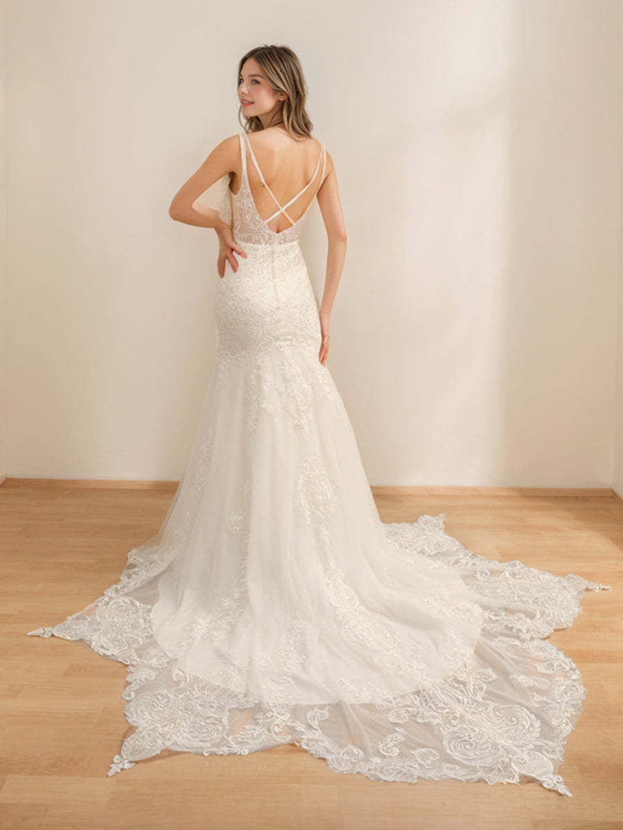 Sleeveless Long Tulle Wedding Dress with Trumpet/Mermaid Silhouette and Lace Appliques