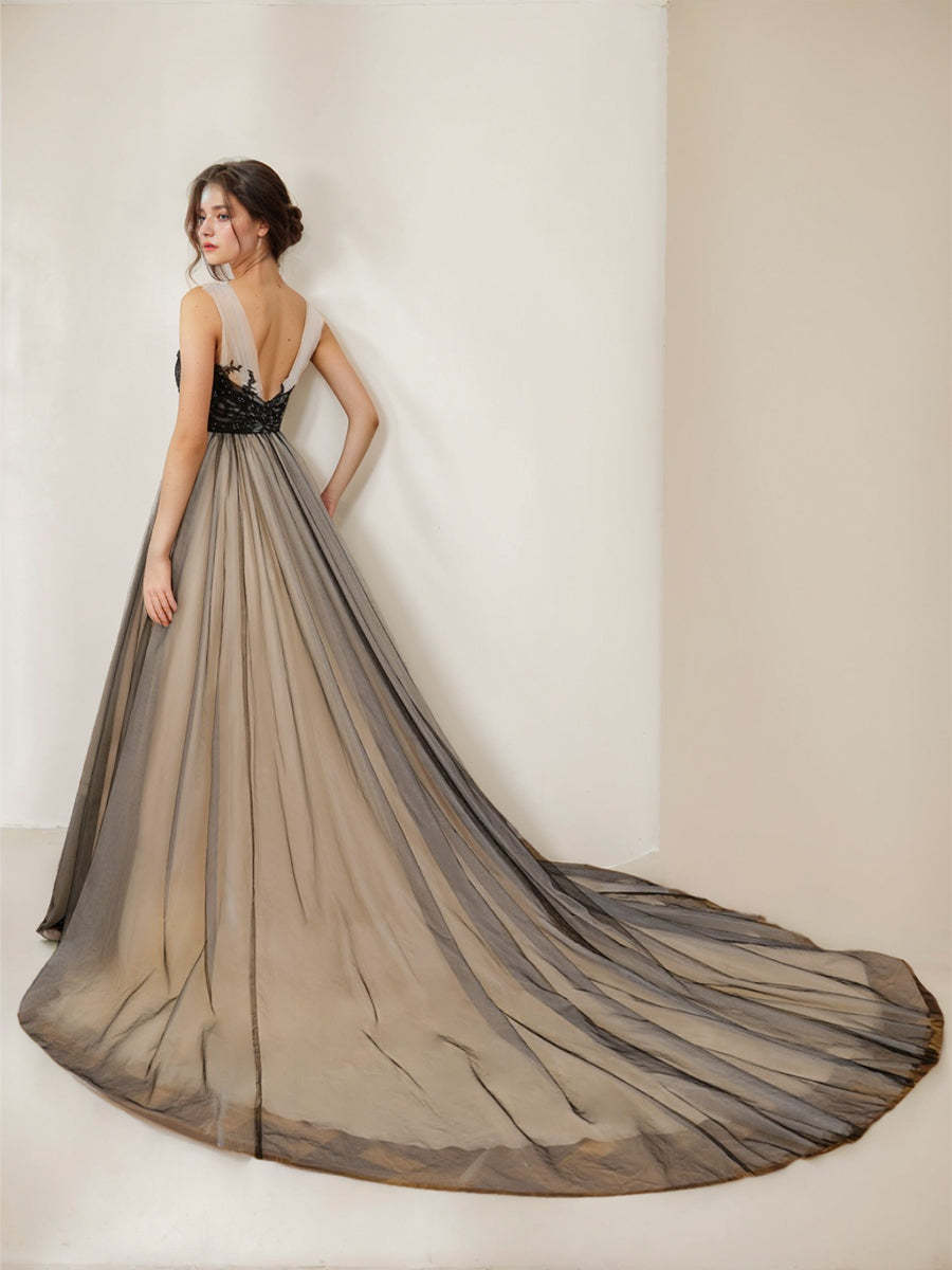 Sleeveless V-Neck Tulle Ball Gown Wedding Dress with Appliques and Beading