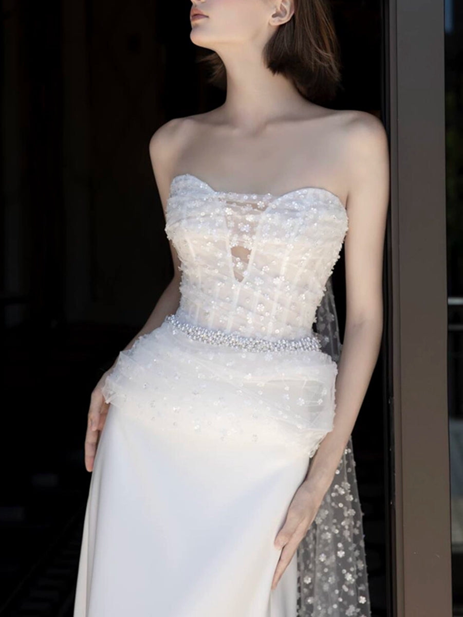 White Strapless Sleeveless A-Line Wedding Dresses Featuring Lace Appliques