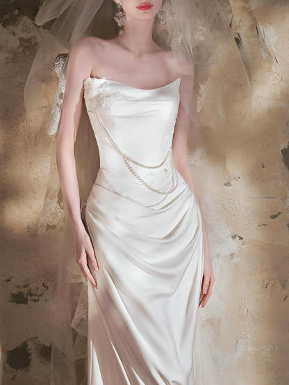 Strapless Sleeveless Mermaid/Trumpet Wedding Dresses Featuring Beadings & Lace Appliques