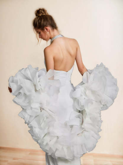 White Retro Trumpet/Mermaid Sleeveless Wedding Dresses with Pearl Accents and Pleats