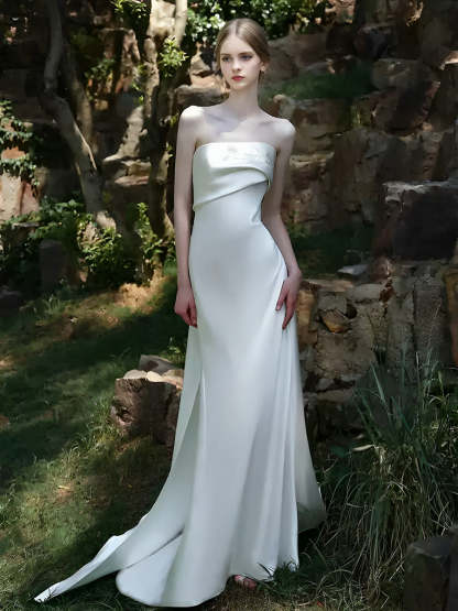 Strapless Sleeveless Trumpet/Mermaid Wedding Dresses with Embroidery in a Minimalist Style