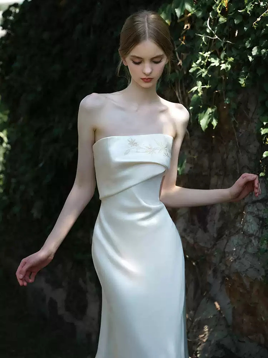 Strapless Sleeveless Trumpet/Mermaid Wedding Dresses with Embroidery in a Minimalist Style