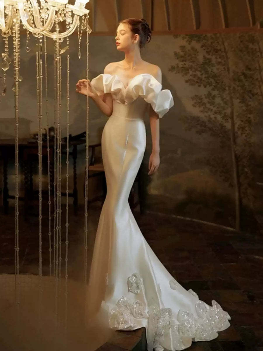 Off-the-Shoulder Satin Wedding Dresses with Embroidery in Trumpet/Mermaid Style