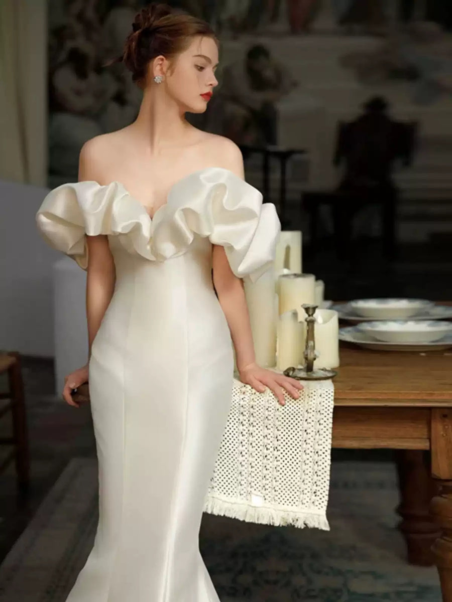 Off-the-Shoulder Satin Wedding Dresses with Embroidery in Trumpet/Mermaid Style