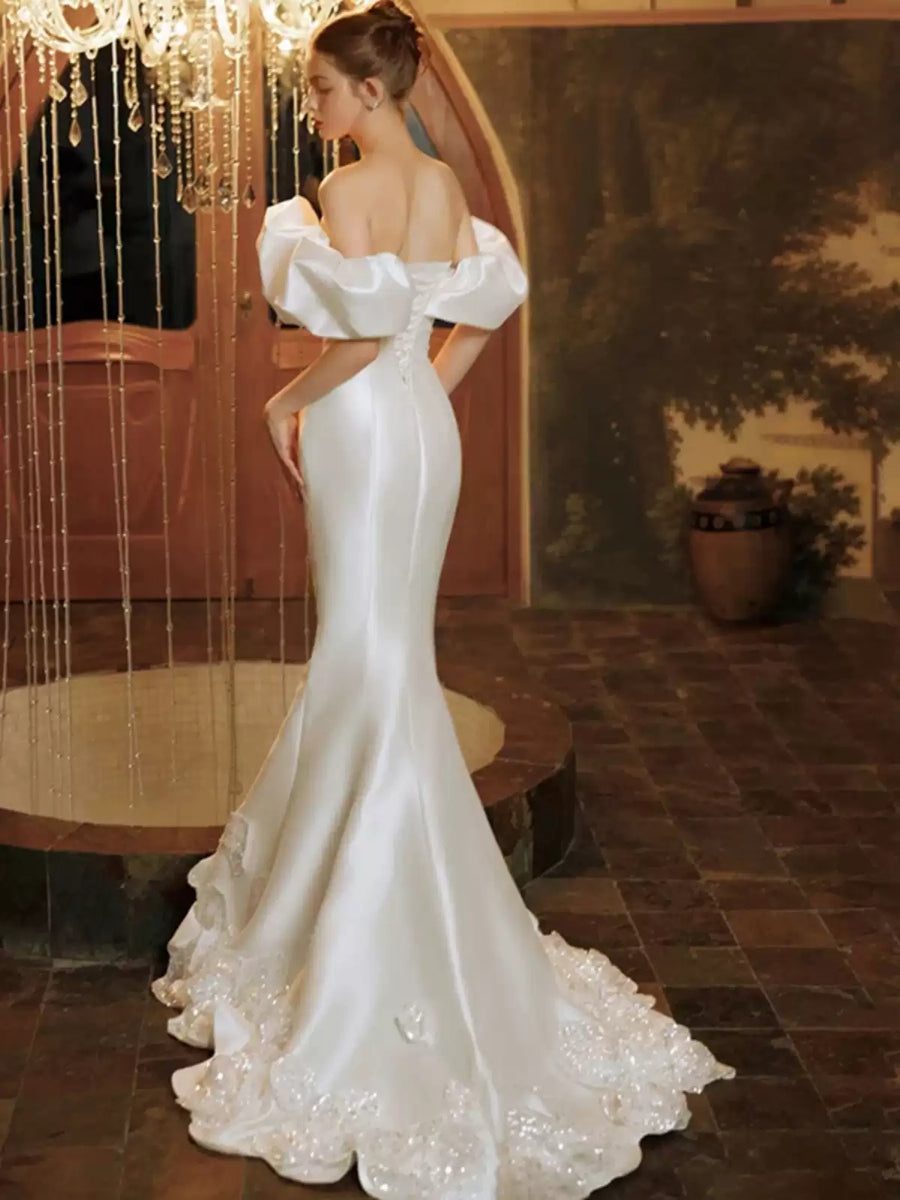 Off-the-Shoulder Satin Wedding Dresses with Embroidery in Trumpet/Mermaid Style