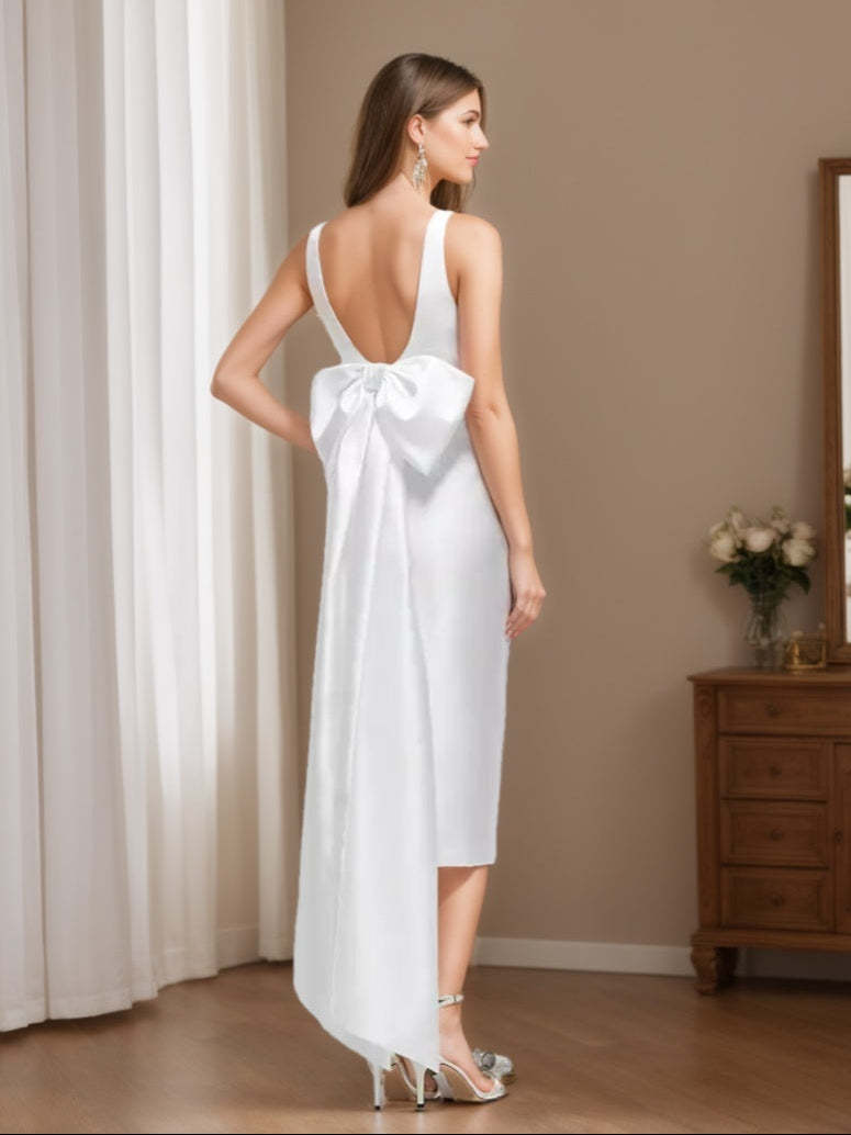 Sleeveless Wedding Dress with Floor-Length Bow and Sheath/Column Scoop