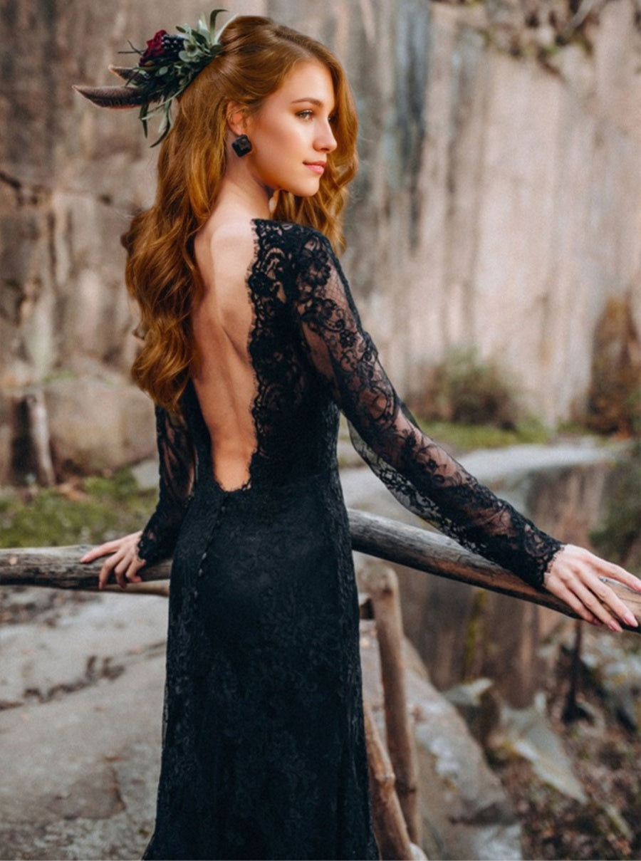 Elegant Black Backless Wedding Dress with Side Slit and Sweep Train