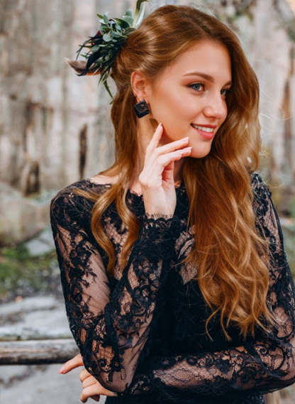 Elegant Black Backless Wedding Dress with Side Slit and Sweep Train