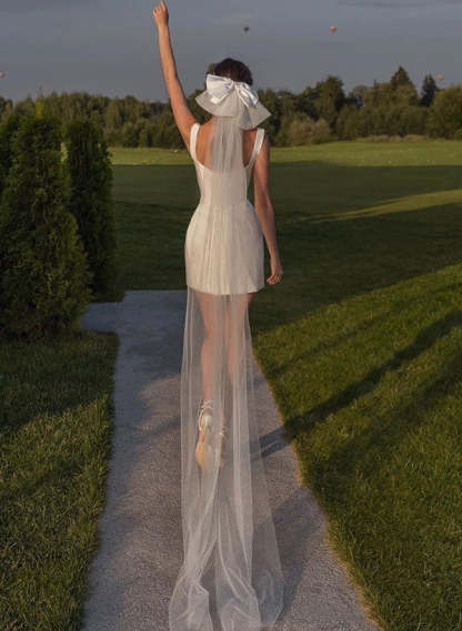 Square Neckline Sleeveless Mini Sheath Wedding Dress with Zipper