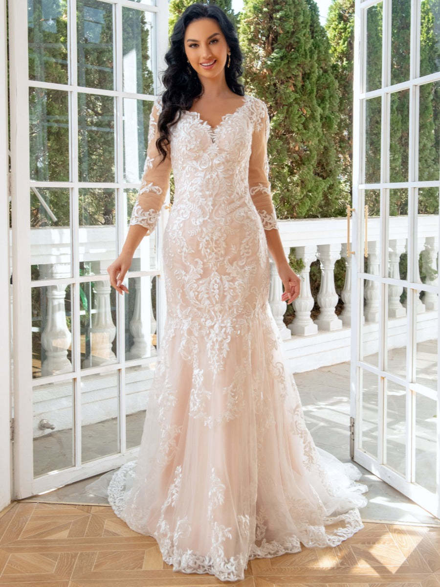Sweetheart Mermaid/Trumpet Wedding Gown with 3/4 Sleeves and Lace Appliques