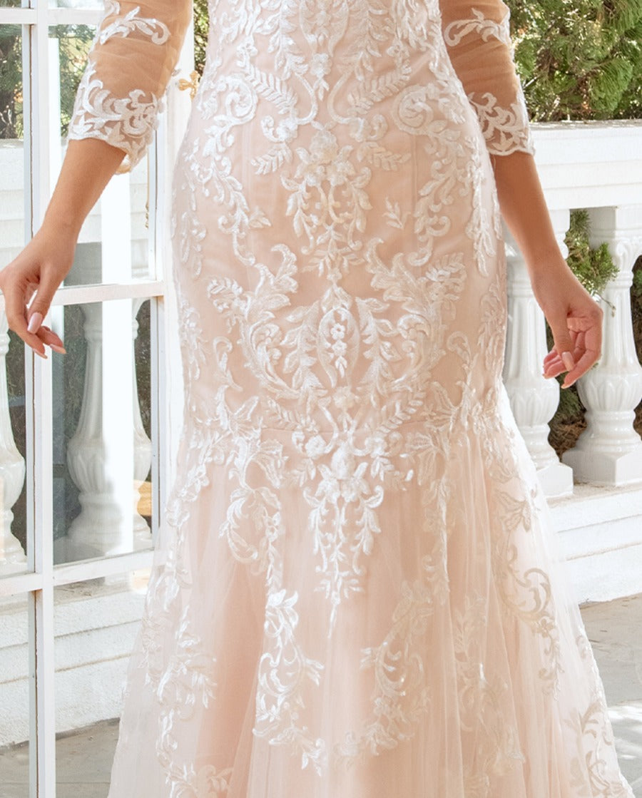 Sweetheart Mermaid/Trumpet Wedding Gown with 3/4 Sleeves and Lace Appliques