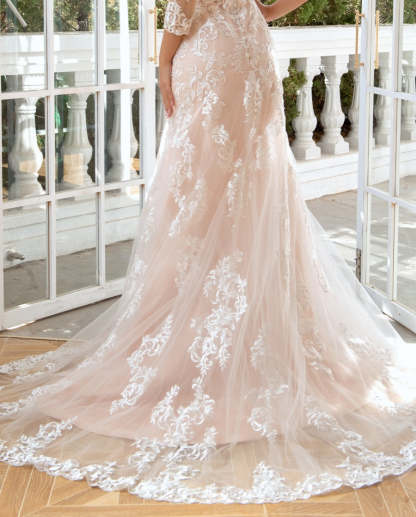 Sweetheart Mermaid/Trumpet Wedding Gown with 3/4 Sleeves and Lace Appliques
