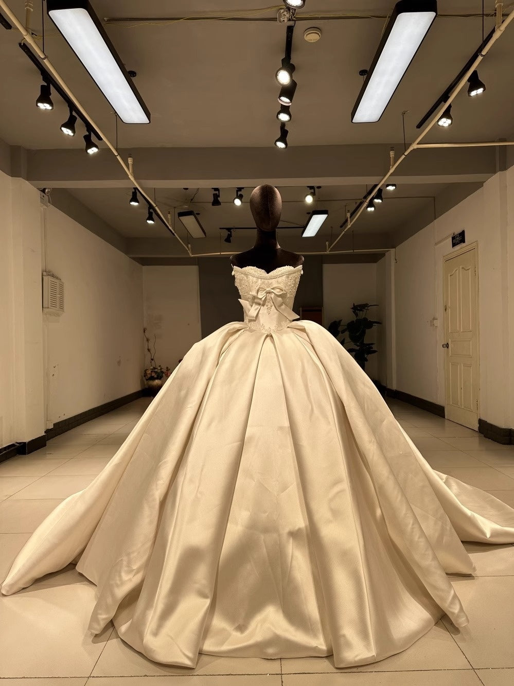 Off-The-Shoulder Pleated Ball Gown Wedding Dresses with Jewel Appliques, Bow & Detachable Sleeves