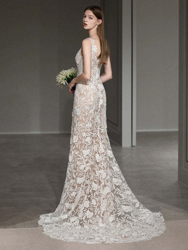 Sleeveless A-Line Princess Wedding Dress with Lace Appliques and Sweep Train