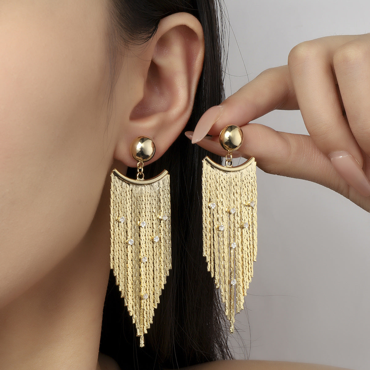 Fashion Earrings with Vintage Gold Wire Chain and Tassel