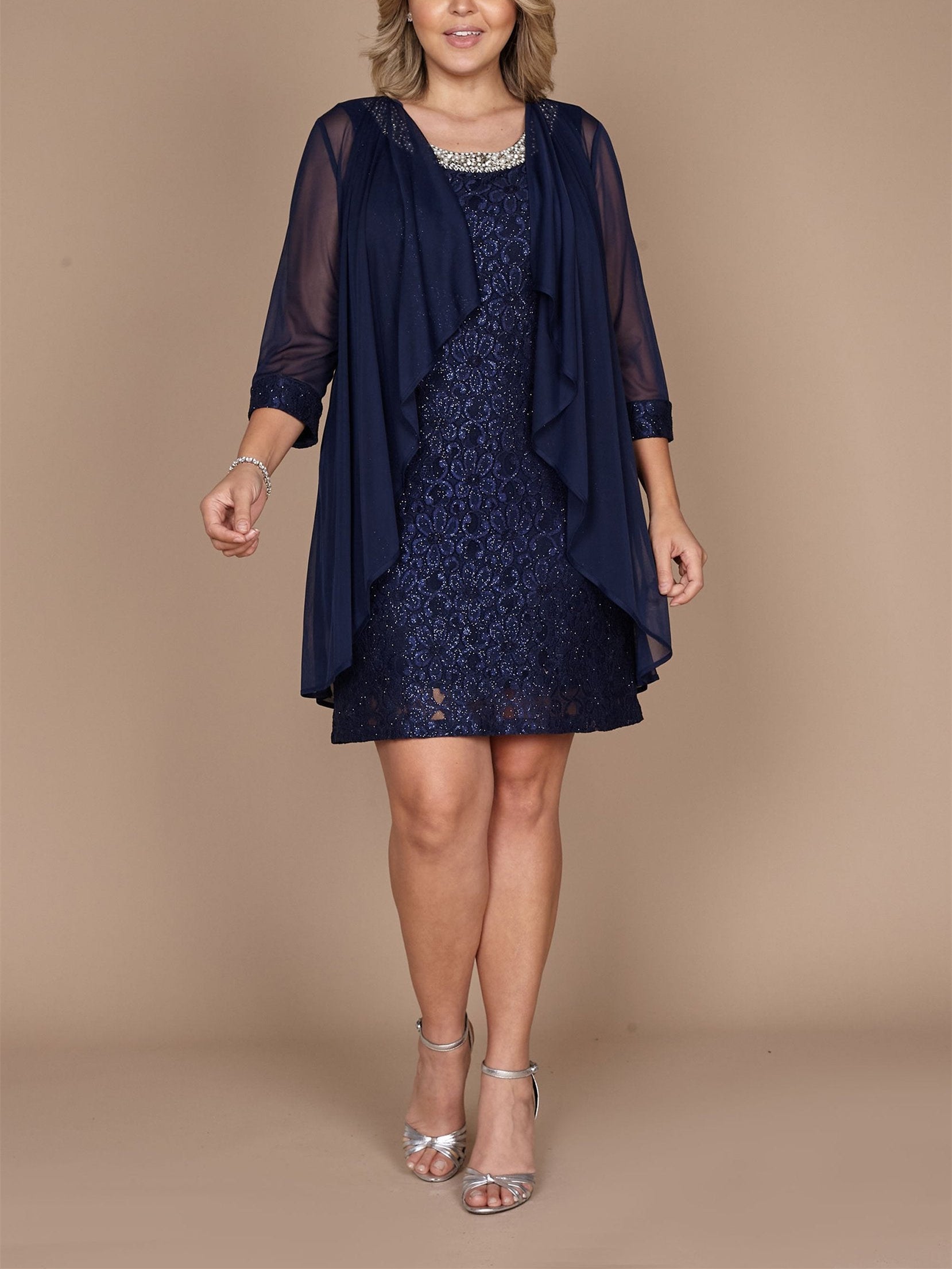 Short Lace Sheath/Column Jewel Neck Mother of the Bride Dresses