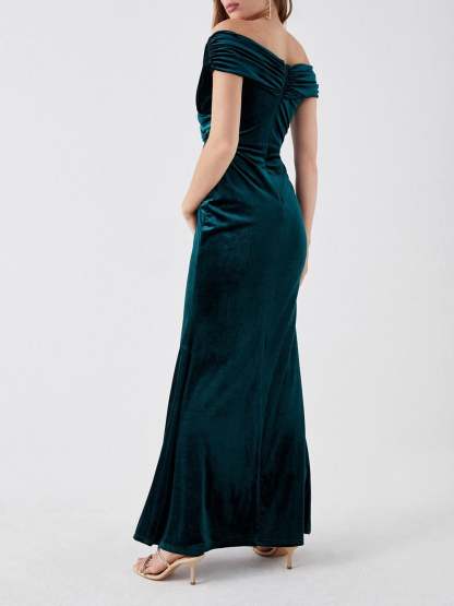 Elegant Off-the-Shoulder Velvet Floor-Length Dress for Mothers of the Bride & Groom