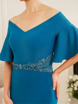 Off-the-Shoulder Sheath/Column Mother of the Bride & Groom Dresses with Appliques and Side Split