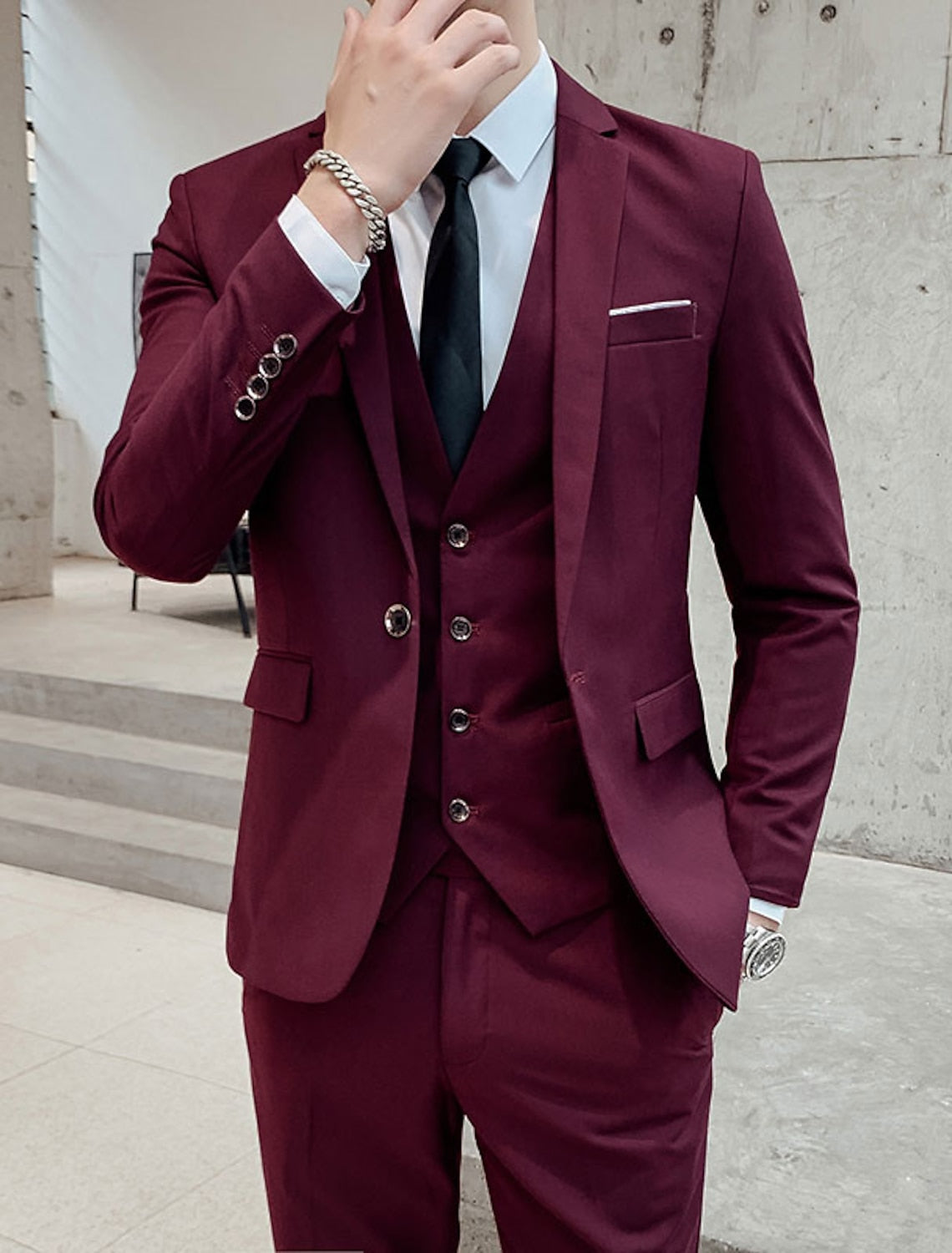 Men's Solid Colored 3-Piece Wedding Suit In Tailored Fit With Single Breasted Two-Button Design