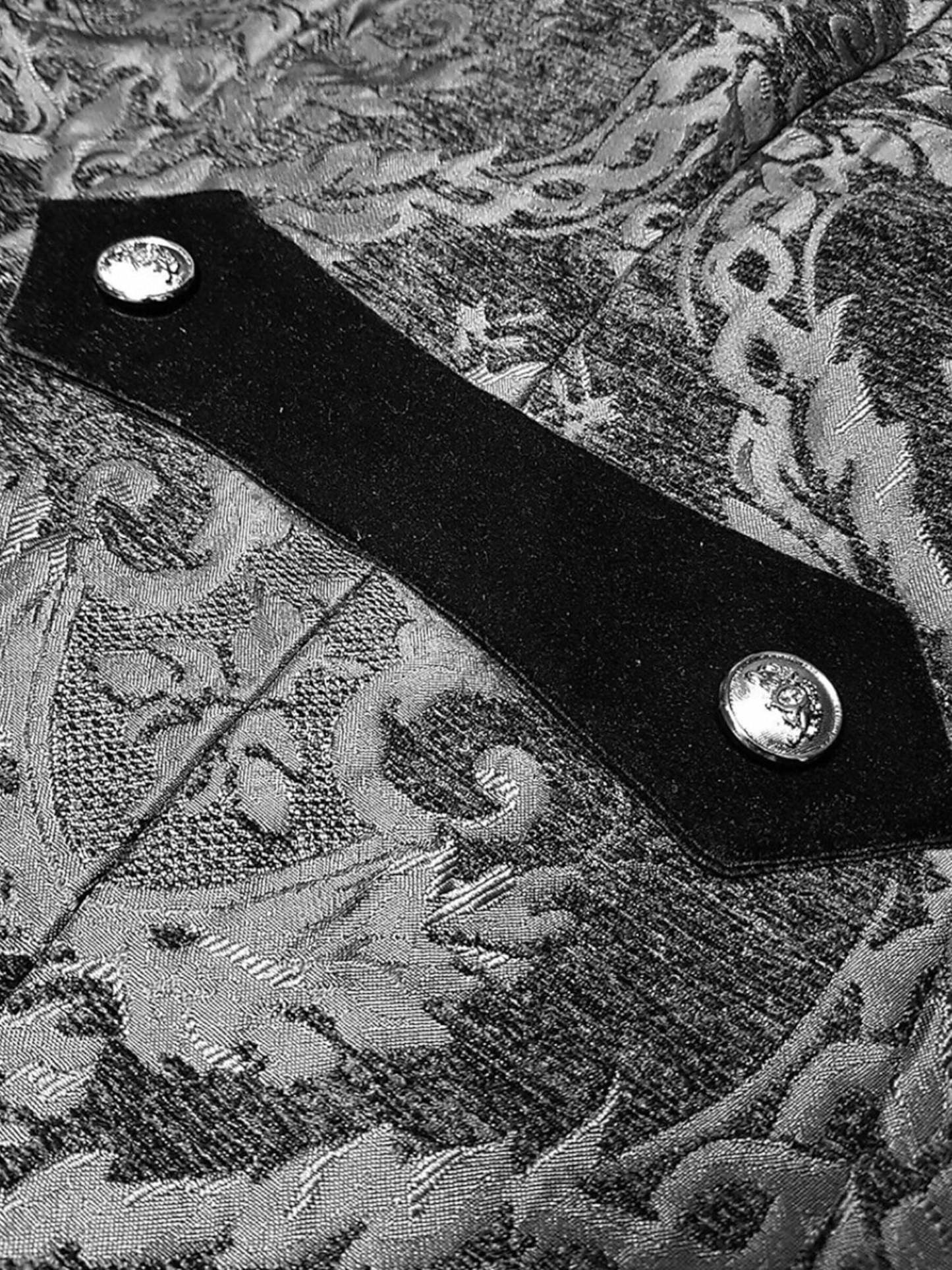 Exquisite Floral Tailcoat Suit For Men In Retro Style