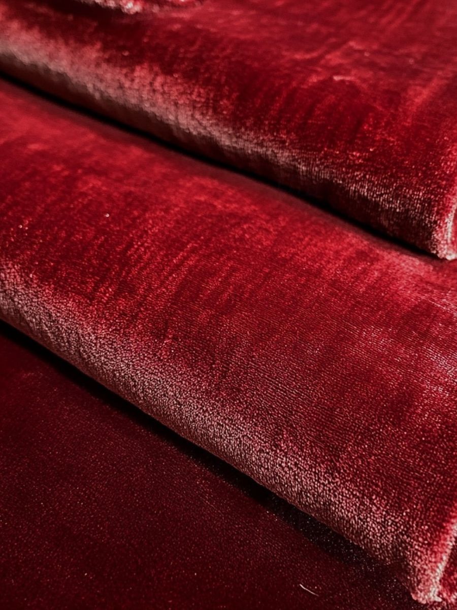 Men's Velvet Red Blazer With Peak Neck And Single-Button Closure