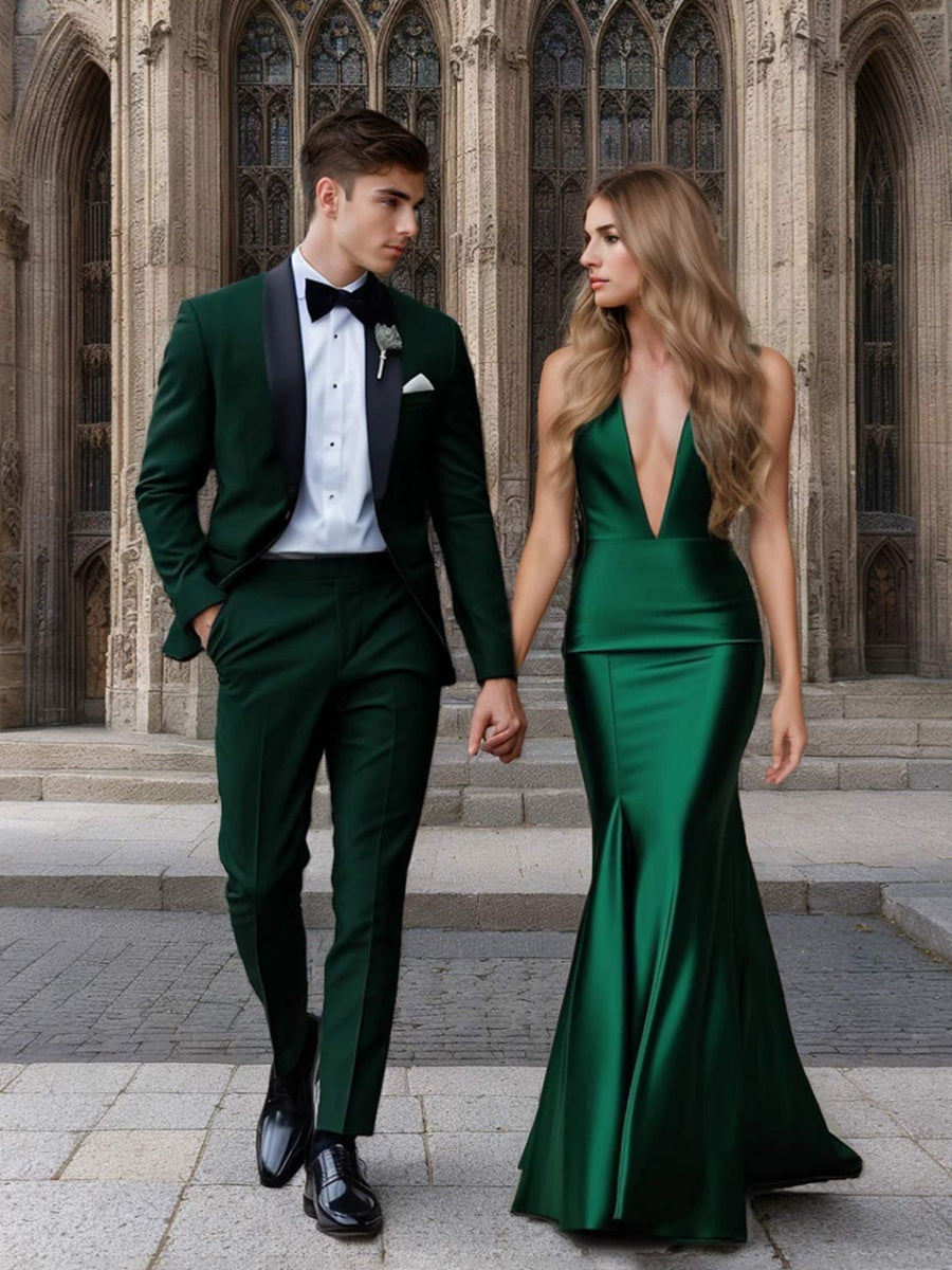 Mermaid/Trumpet Halter Prom Dress with Plunge V-Neck and Floor-Length Sleeveless Design