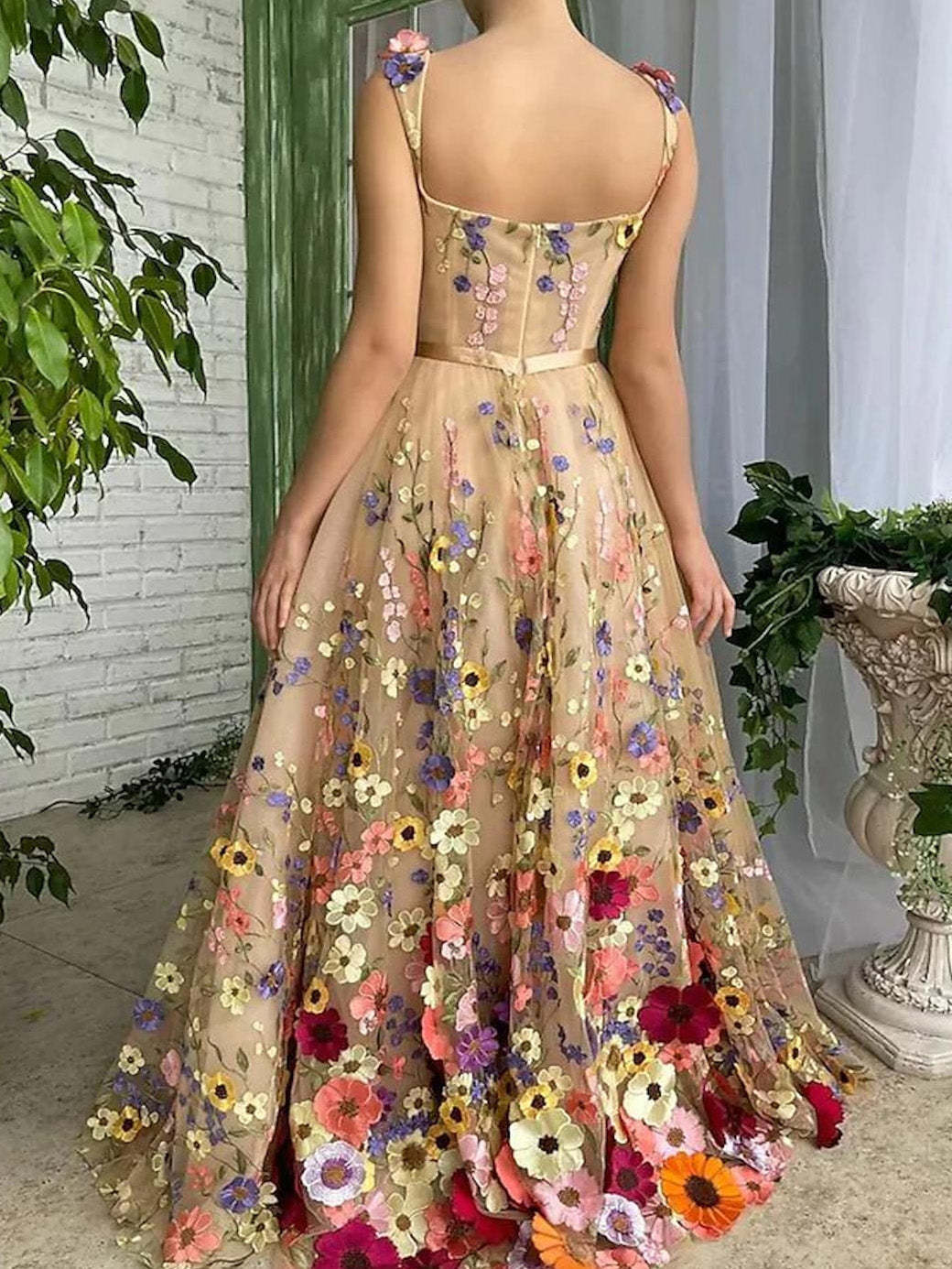 Sweetheart Princess A-Line Long Prom Dresses Featuring Embroidery