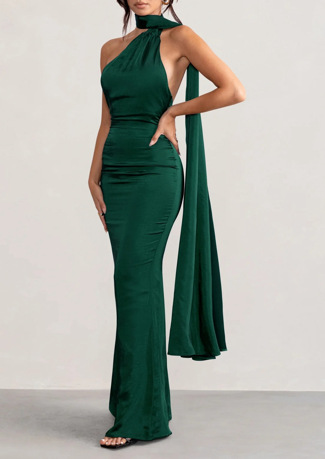 Floor-length Halter Prom Dresses with Sheath/Column Silhouette