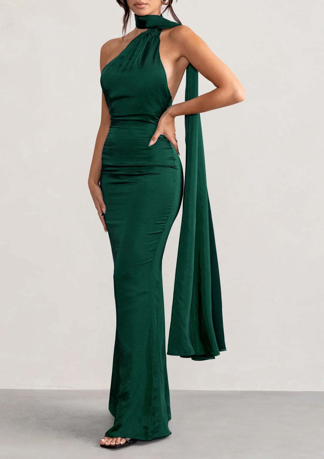 Floor-length Halter Prom Dresses with Sheath/Column Silhouette