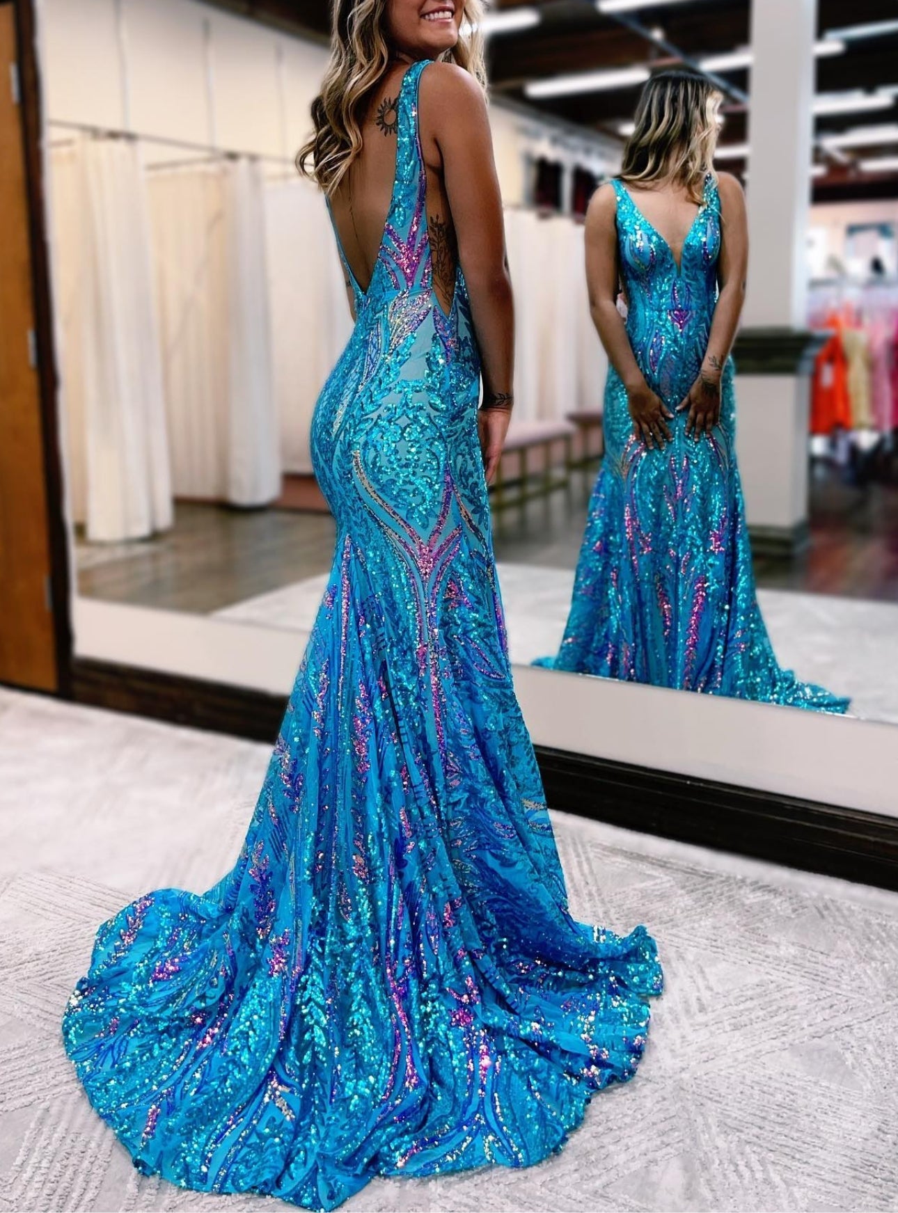 Sequined Floor-length Purple Trumpet/Mermaid Prom Dress with V-Neck and Sleeveless Design