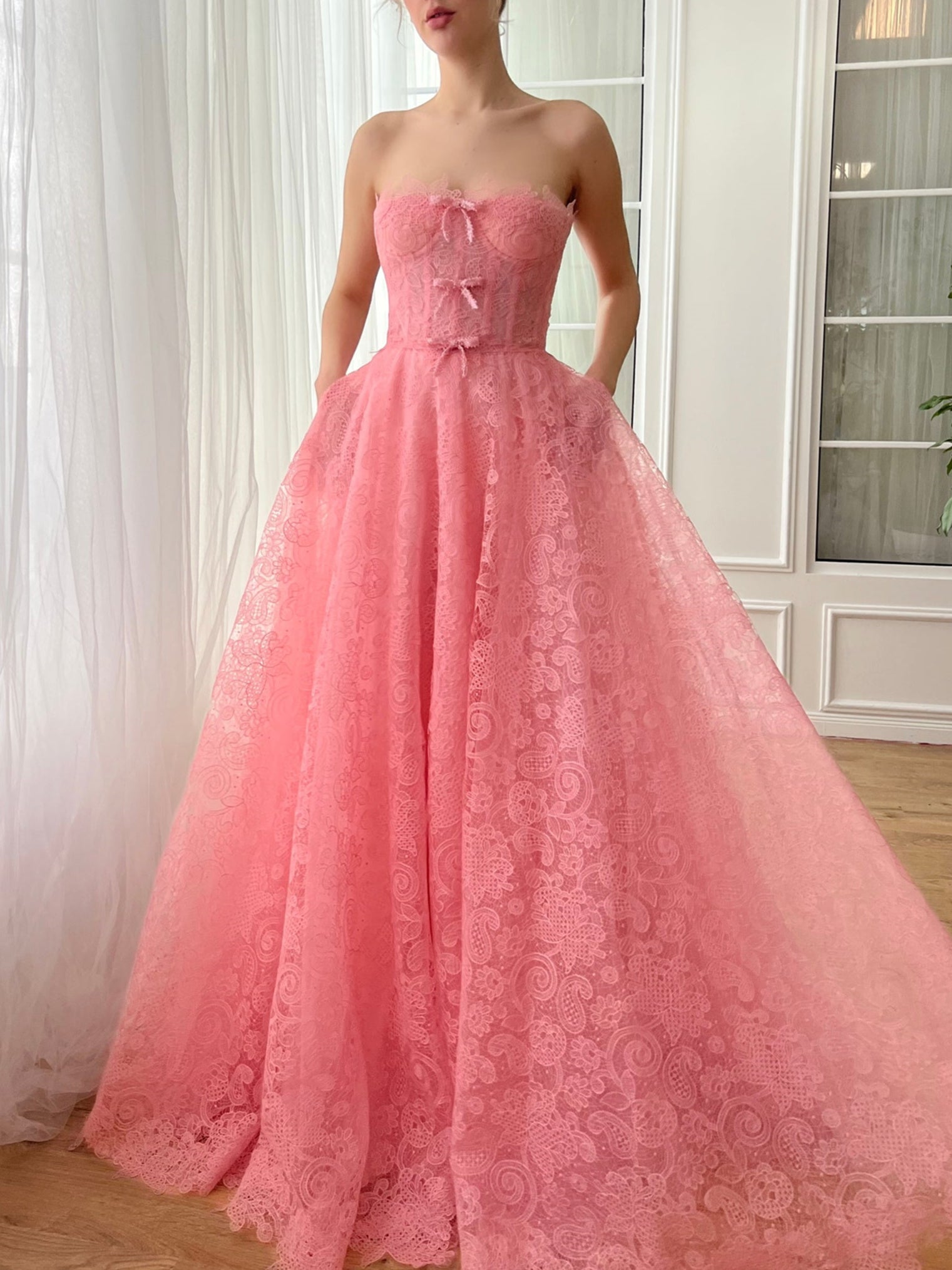Sweetheart Strapless Prom Dress with Bows in A-Line/Princess Floor-Length Style