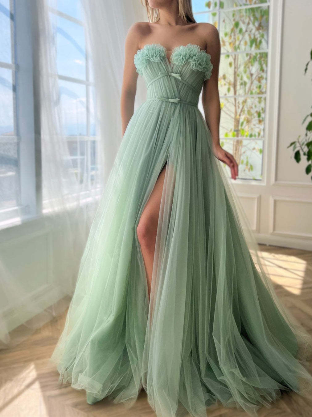 Sweetheart Strapless A-Line Princess Prom Dress with Slit Floor-Length